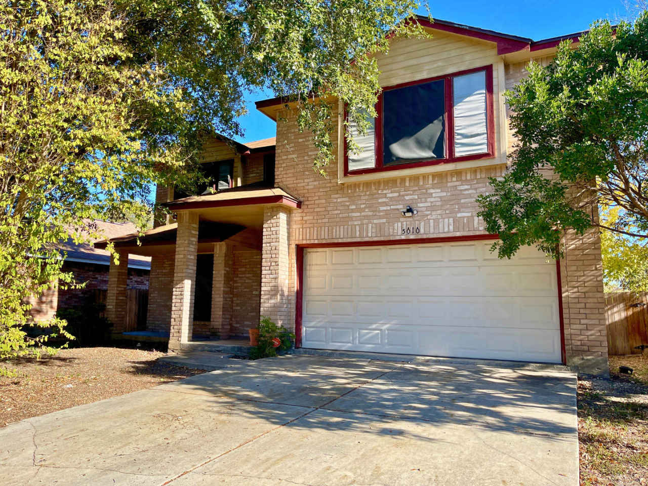Spacious Home Near Randolph AFB at 5010 Fern Lake