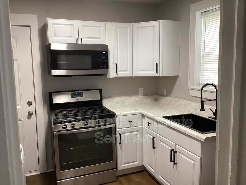 1201 Tallwood Street - 2