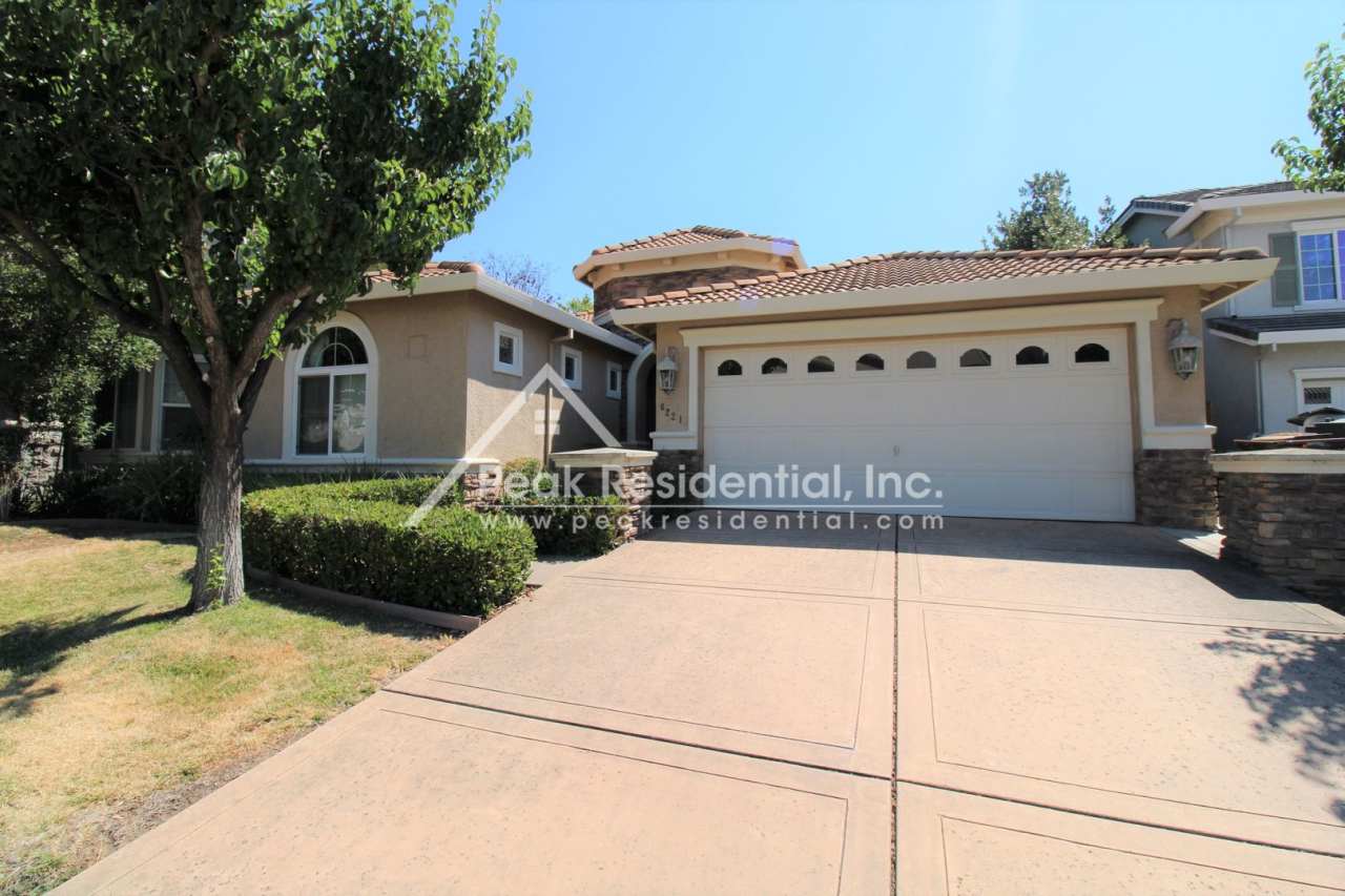 Very Nice 3bd/2ba Elk Grove Home With Bonus Room!