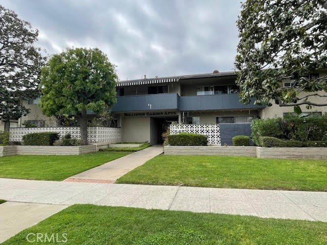 545 N Holliston Avenue N 2