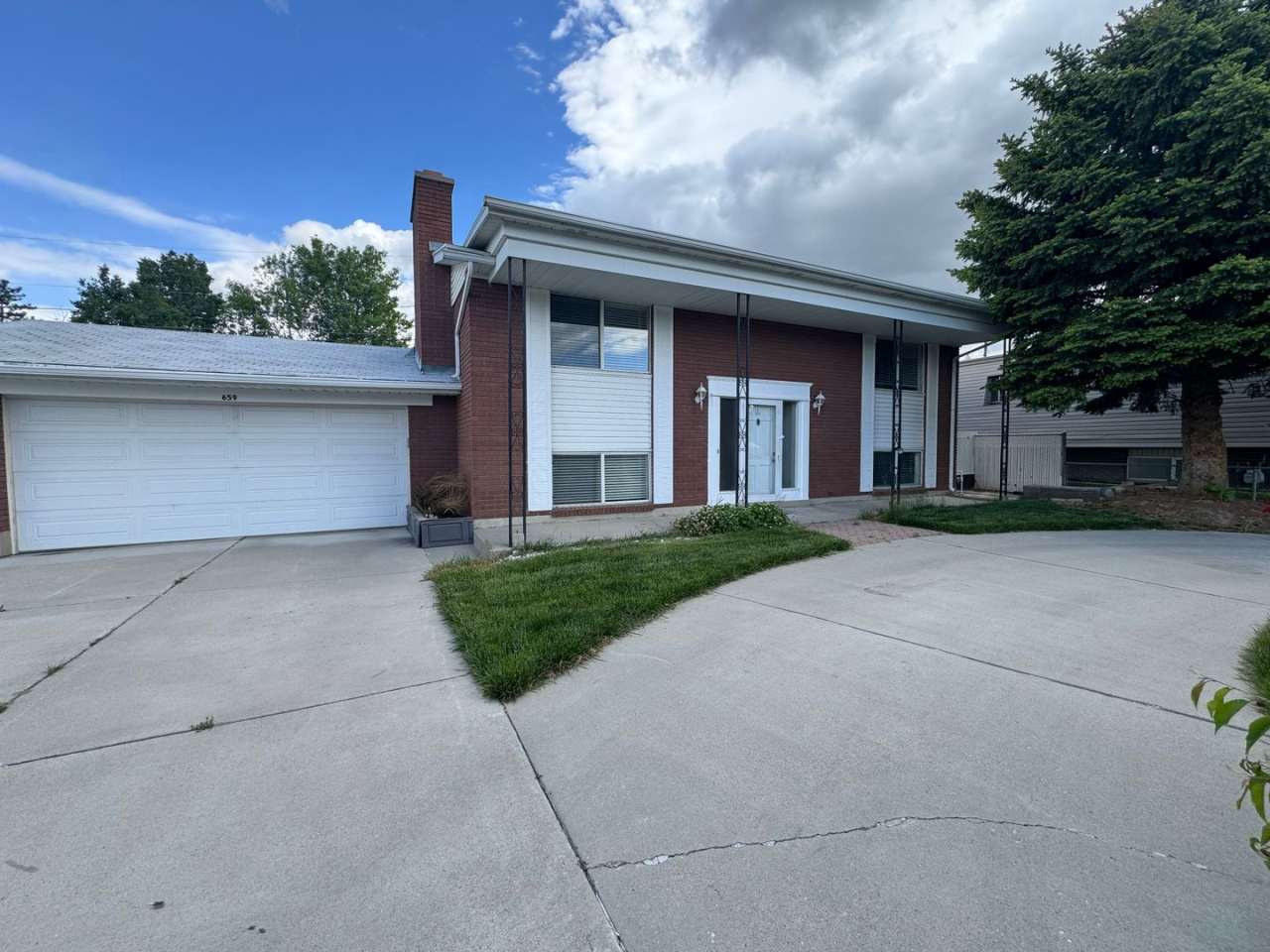 Beautiful home for rent in Murray!