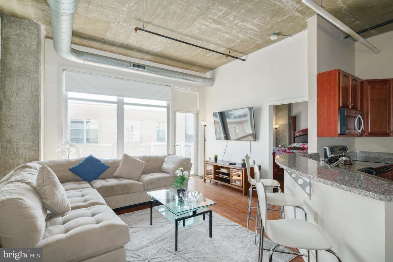 113 N BREAD Street unit: 3D6