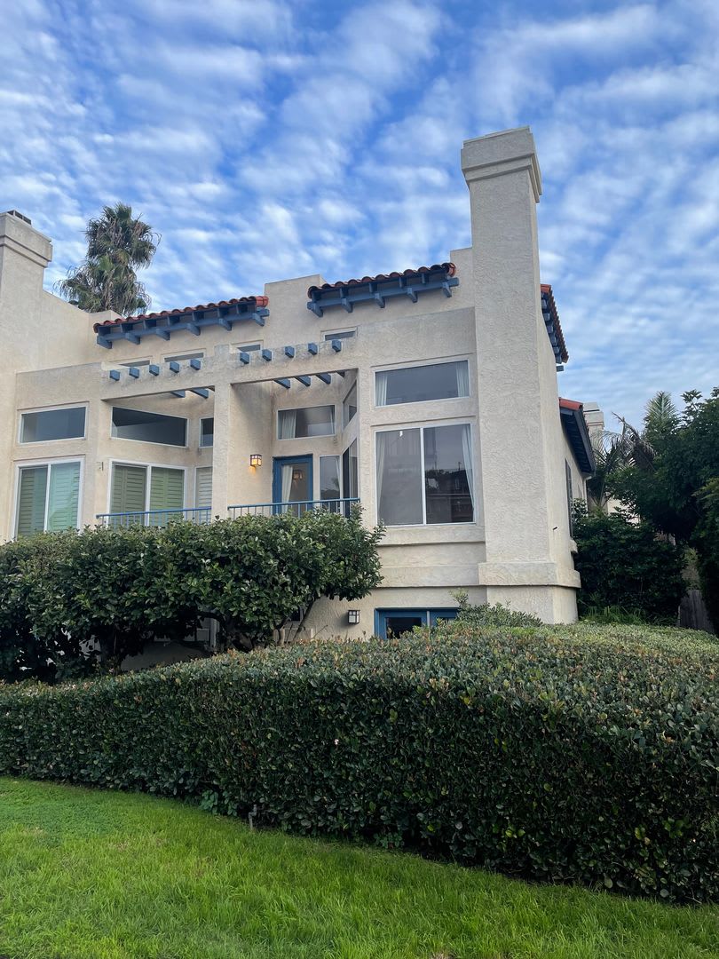 Point Loma 3 Bedroom 2 1/2 Bath Loft Style Townhome