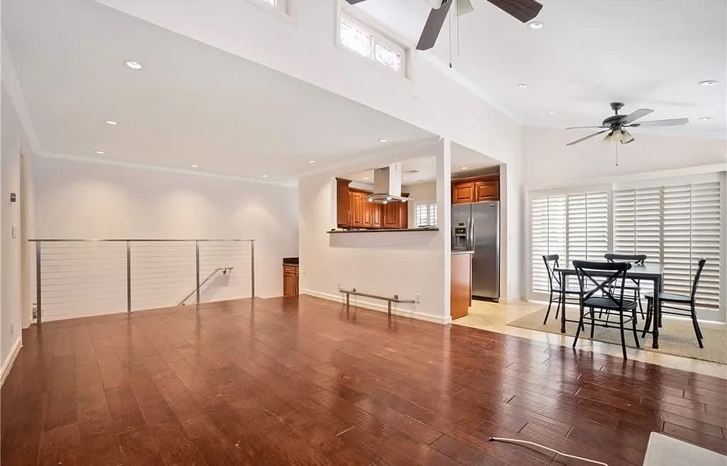 22131 Burbank Blvd Unit 7