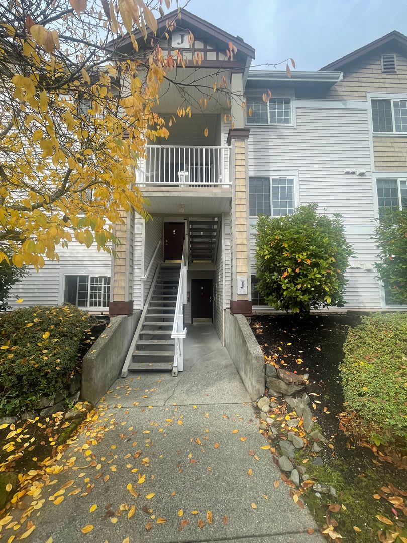Sammamish - 3 BR, 2 BTH ground floor condo in Sundance at Klahanie