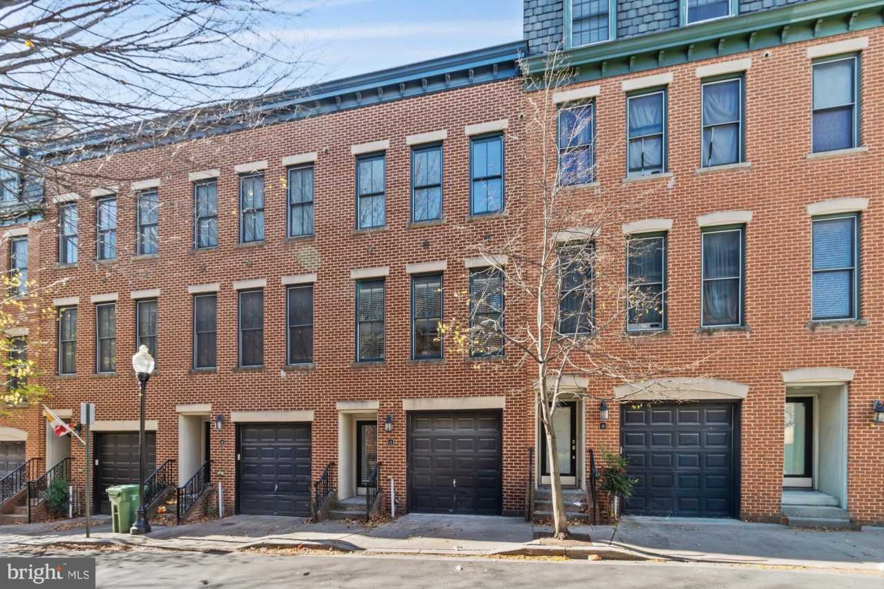 12 S REGESTER Street