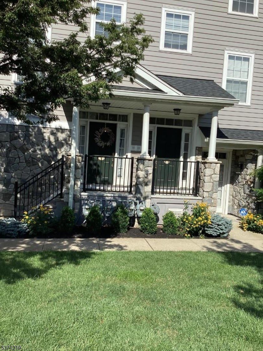 155 George Russell Way