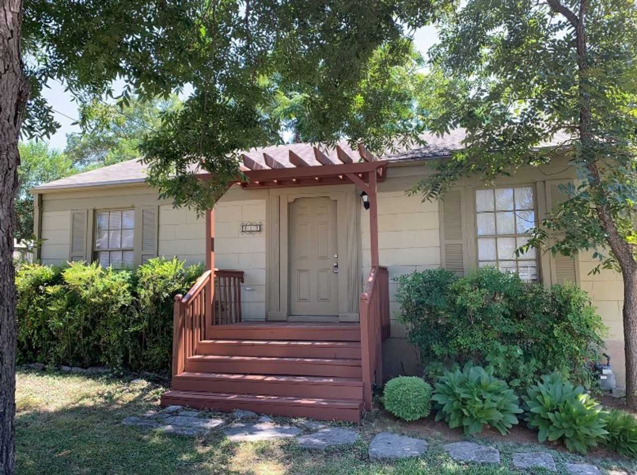3bed/1bath House - Two Blocks from Campus