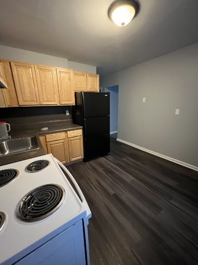 904 Booth Street 2nd floor