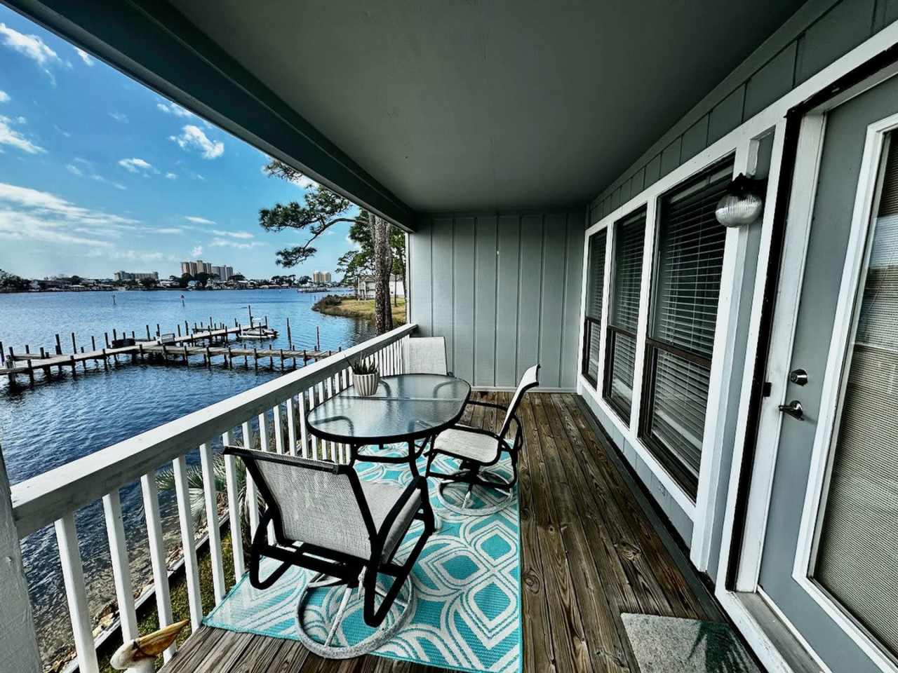 $500 discount on the first month's rent for qualified tenants Quality Waterfront Gated Community on the north side of the lagoon