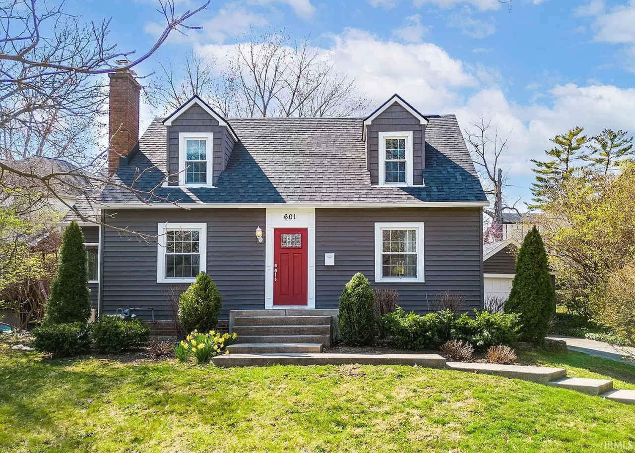 Large Remodeled 3 Bedroom In The Hills and Dales!