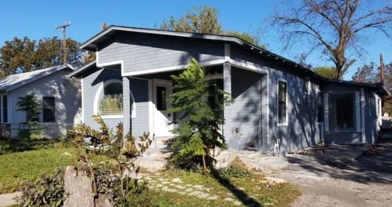 Convenient Home So Close to Downtown!