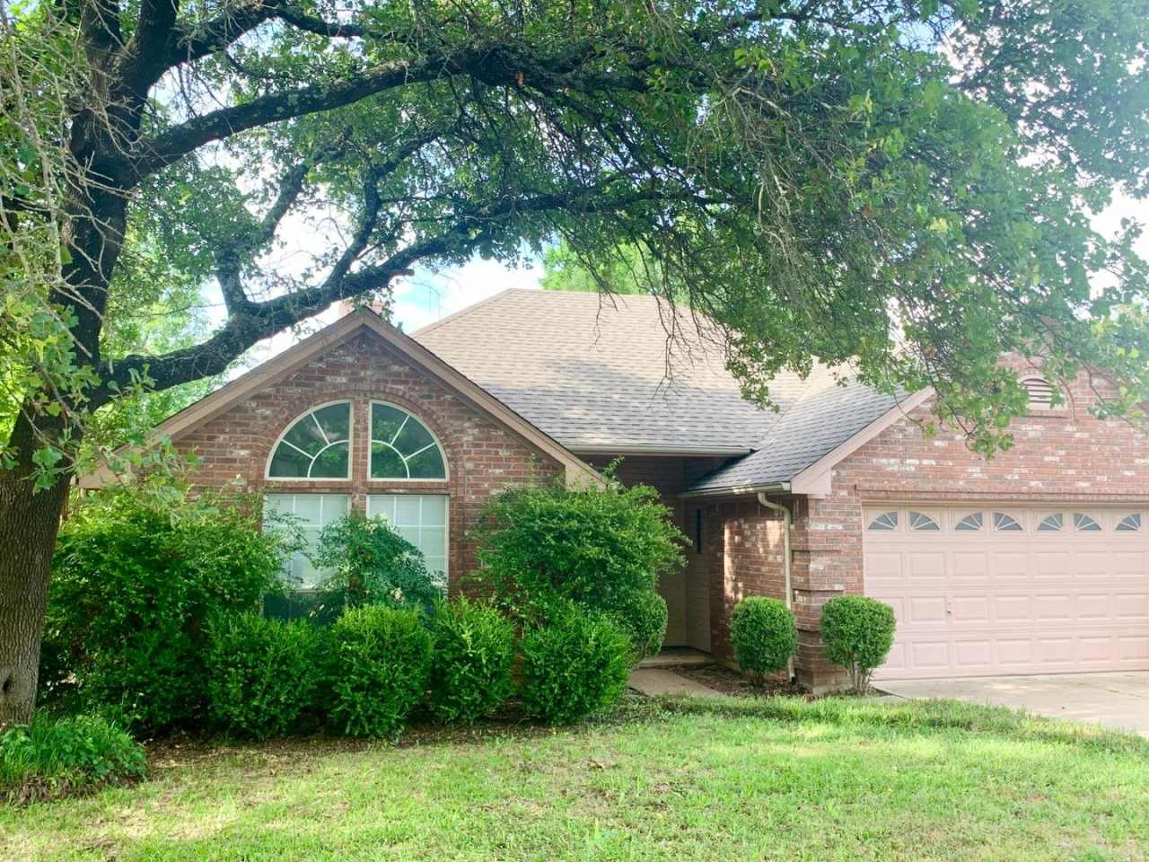 1632 Whiterock in Weatherford