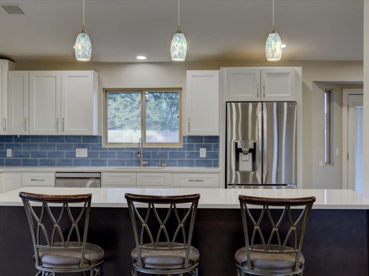 PROMO $500.00 OFF FIRST MONTH'S RENT!