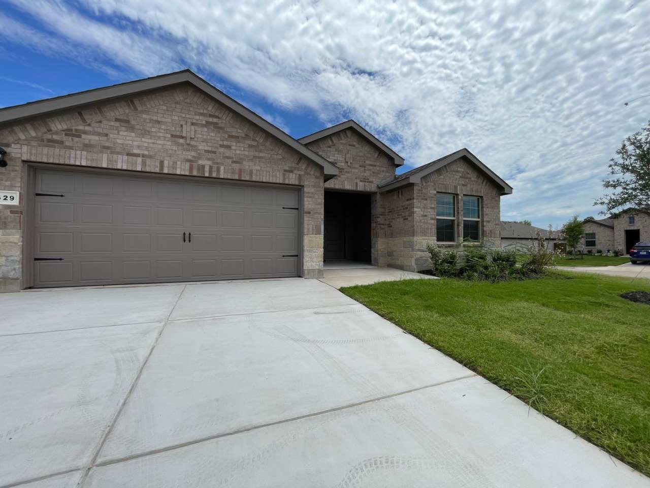 AVAILABLE NOW NEW CONSTRUCTION 3 BEDROOM 2 BATH HOME IN CLEBURNE
