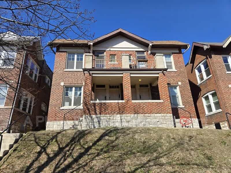 3143 Halliday Avenue