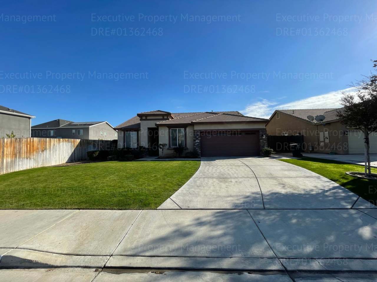 REDUCED MONTHLY RENTAL PRICE! 4 bedrooms/ 2 bathrooms, with a patio.