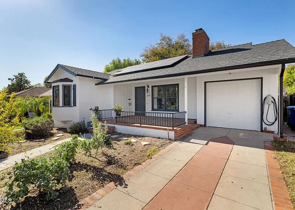 1579 North Harding Avenue