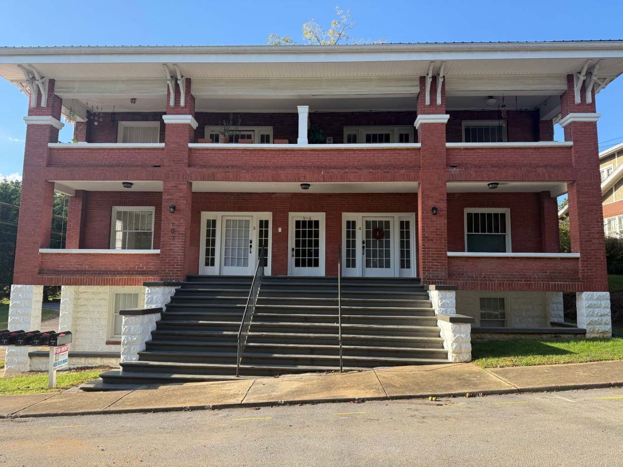 107 Charles St Greeneville TN 37743