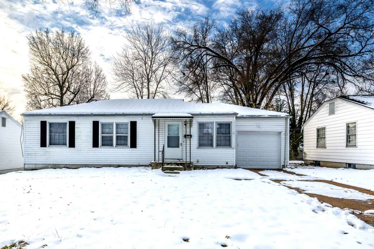 Charming 3-Bedroom Home with Garage, Basement  Fenced Backyard