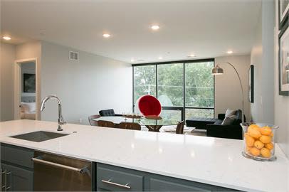 1300 Melrose Ave - 304