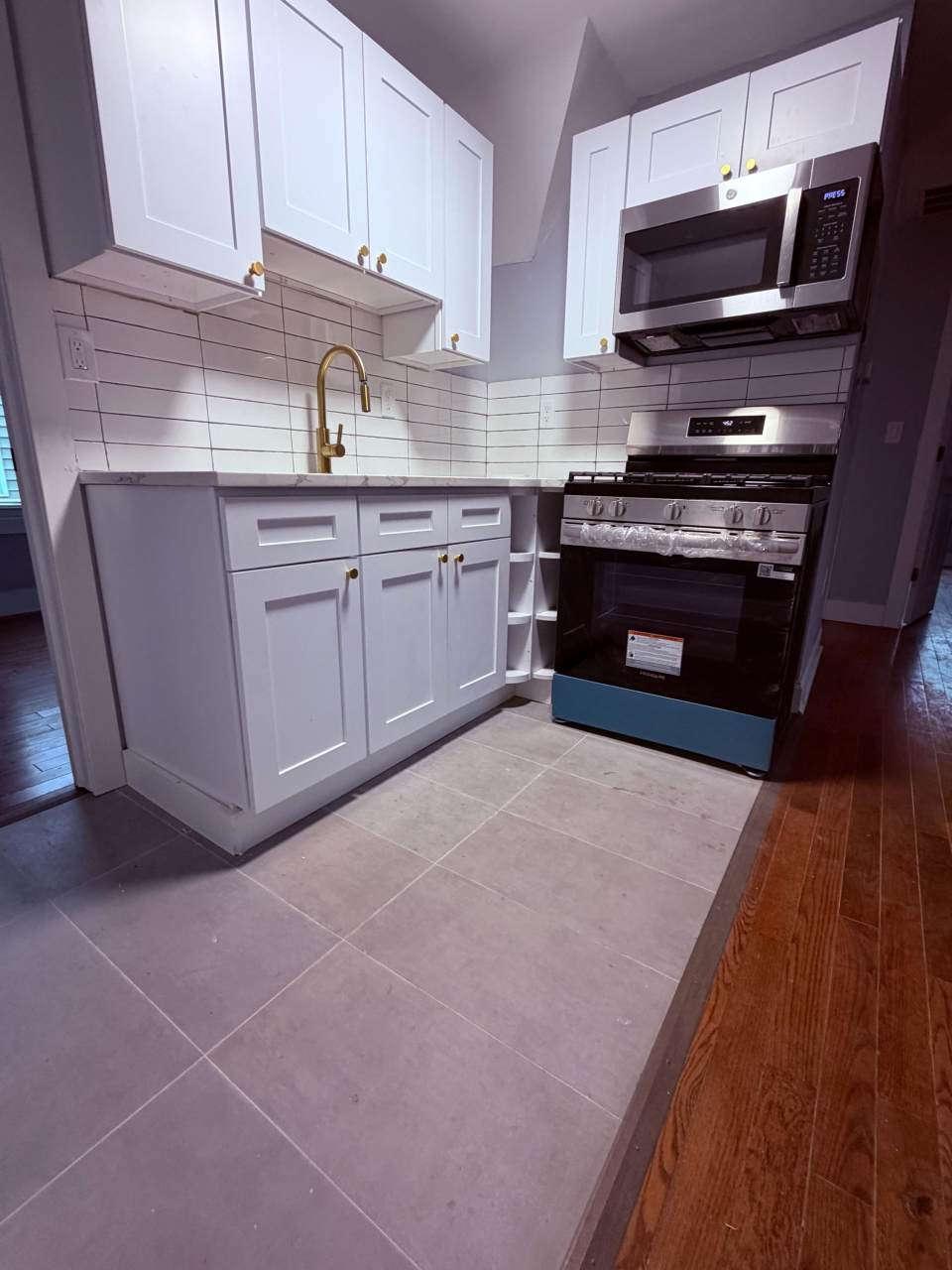 208 Dover Street - 3