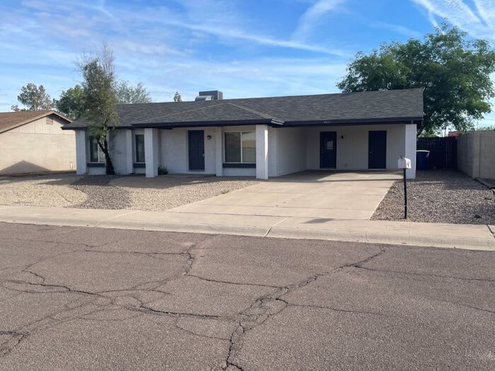 3831 South Mitchell Drive