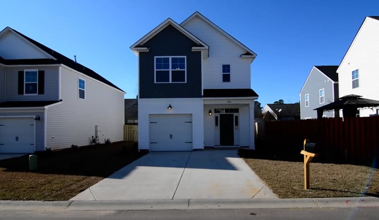 Stunning Home Available For Rent In Dawsons Park - Lexington One Schools!