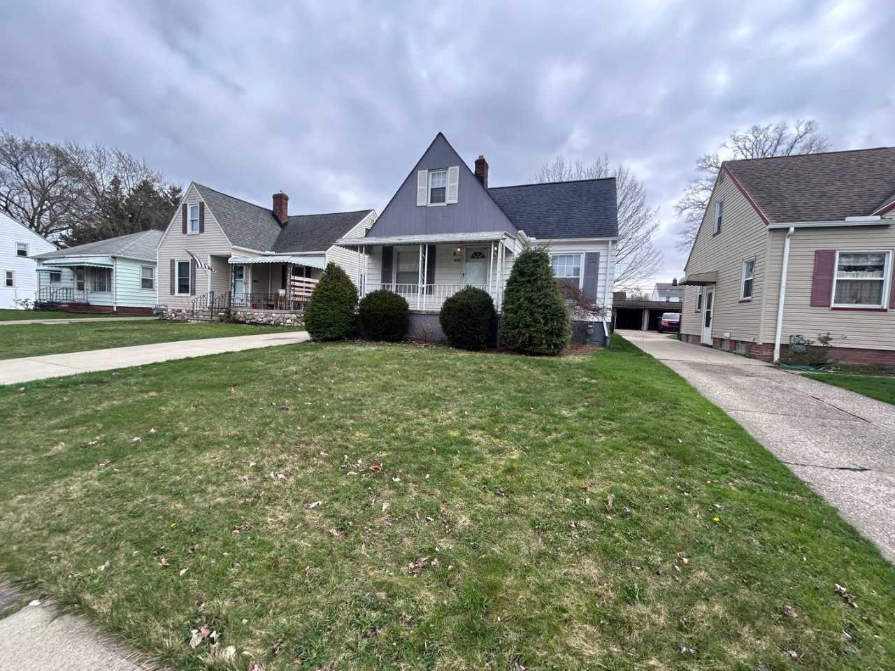 Updated single family house in Parma ( No Section 8)