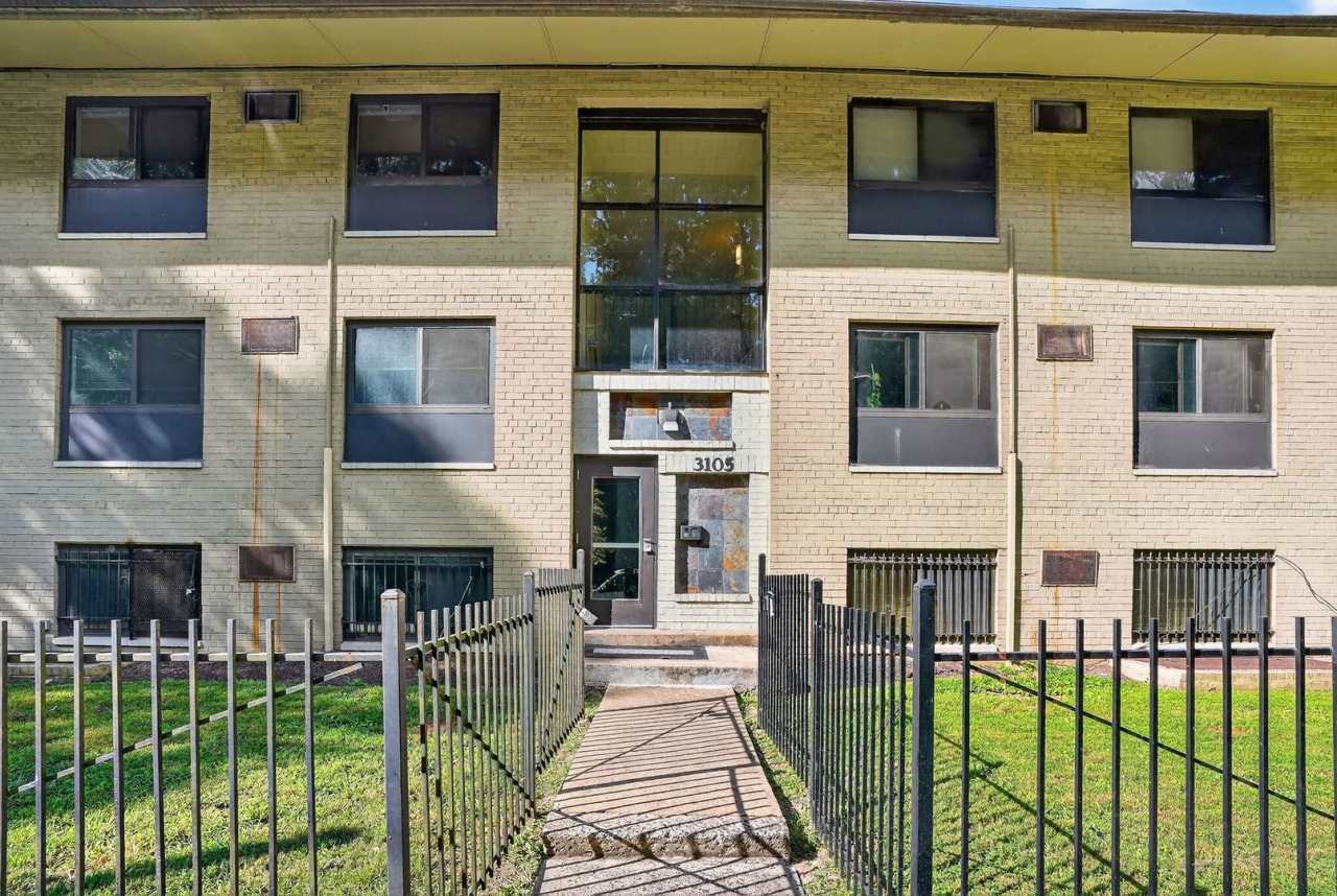 2025 Move-In Special – $200 Off First Month’s Rent!! Modern 2-Bedroom Apartment with In-Unit Laundry Near Naylor Road Metro!!