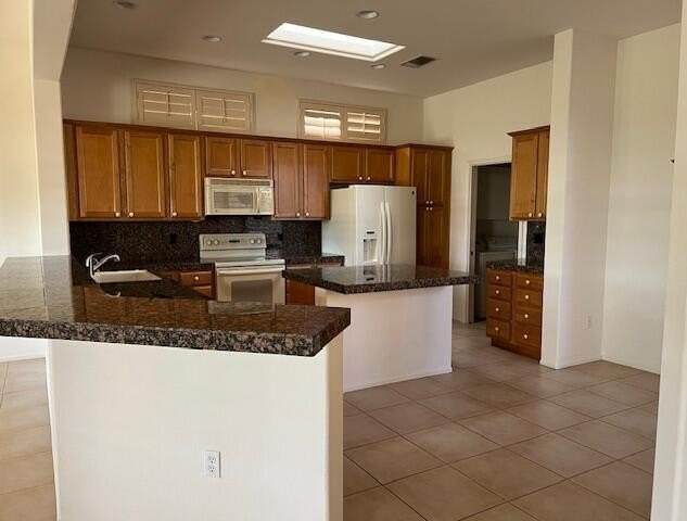 78513 Sunrise Mountain View