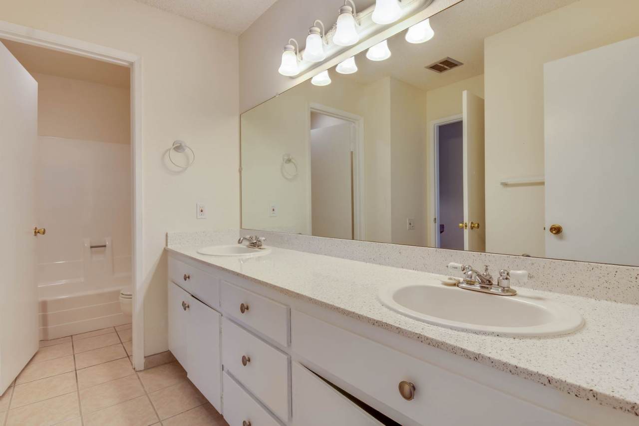 *** LIGHT  BRIGHT 3 BEDROOM 1.5 BATH HOME IN MIRA MESA READY NOW ***