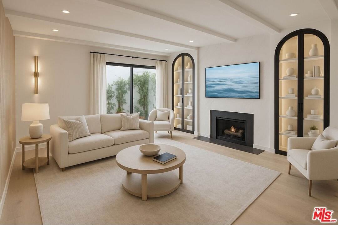 880 Hilldale Ave unit: 4