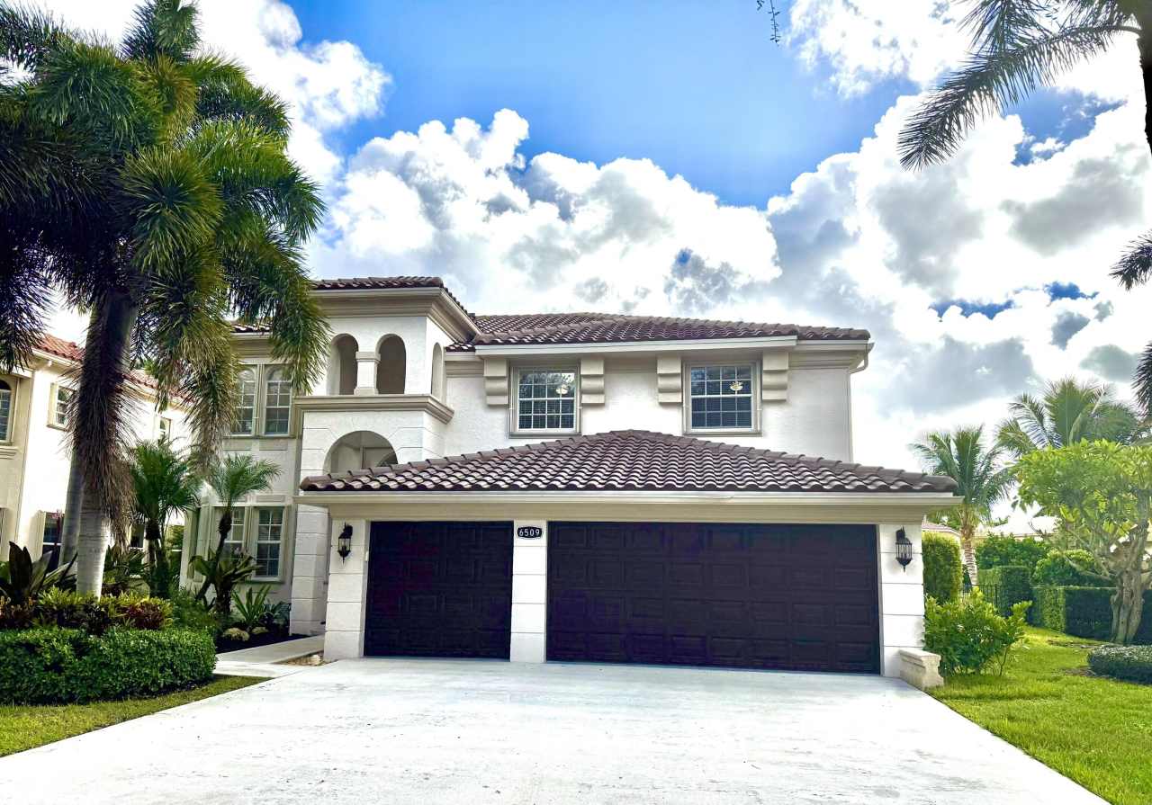 6509 Stonehurst Circle