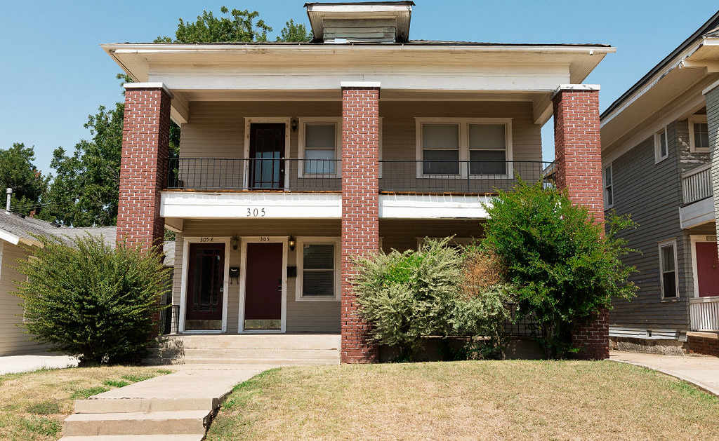 305 Northwest 25th Street - 1