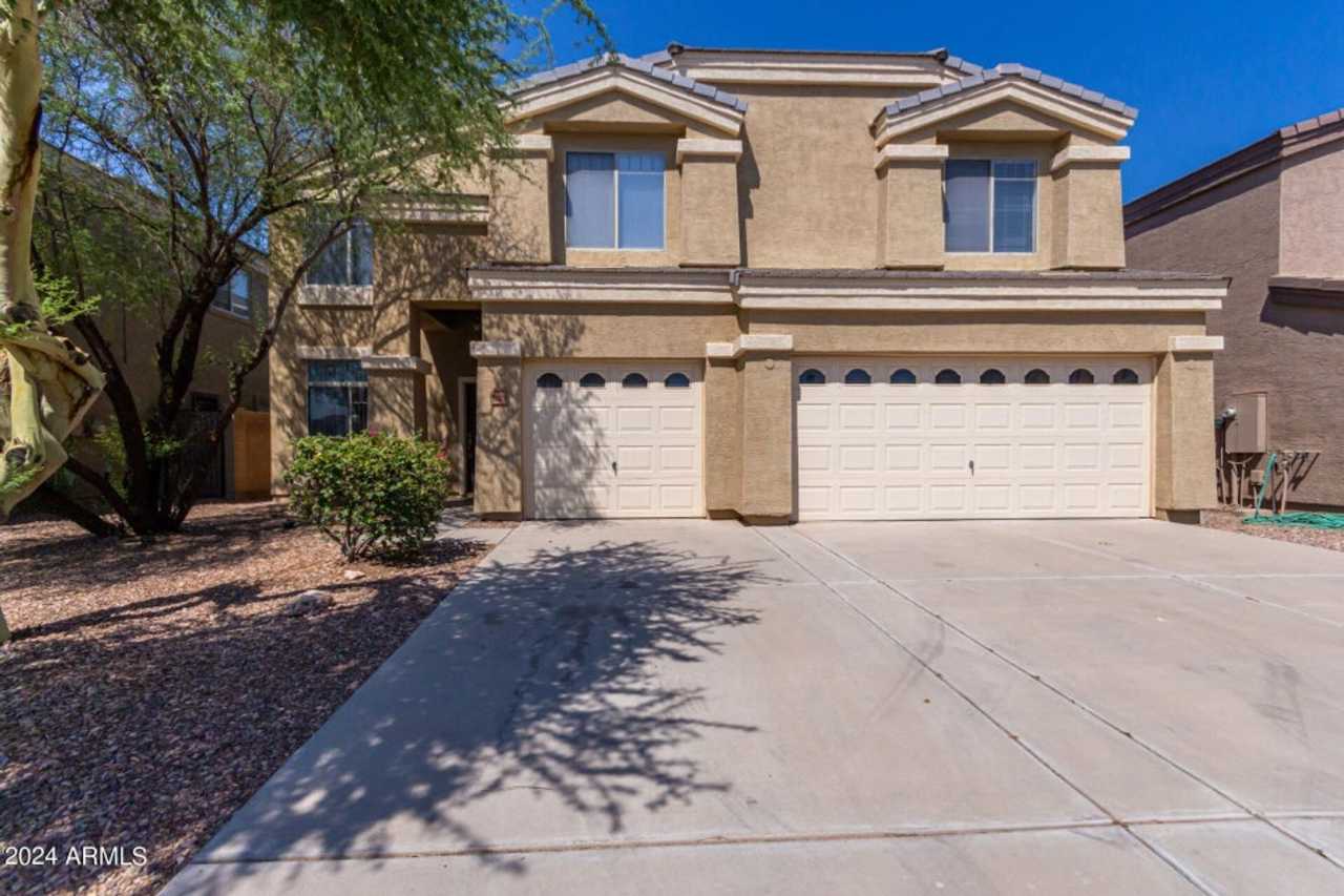 Spacious 7 bedroom in Maricopa!