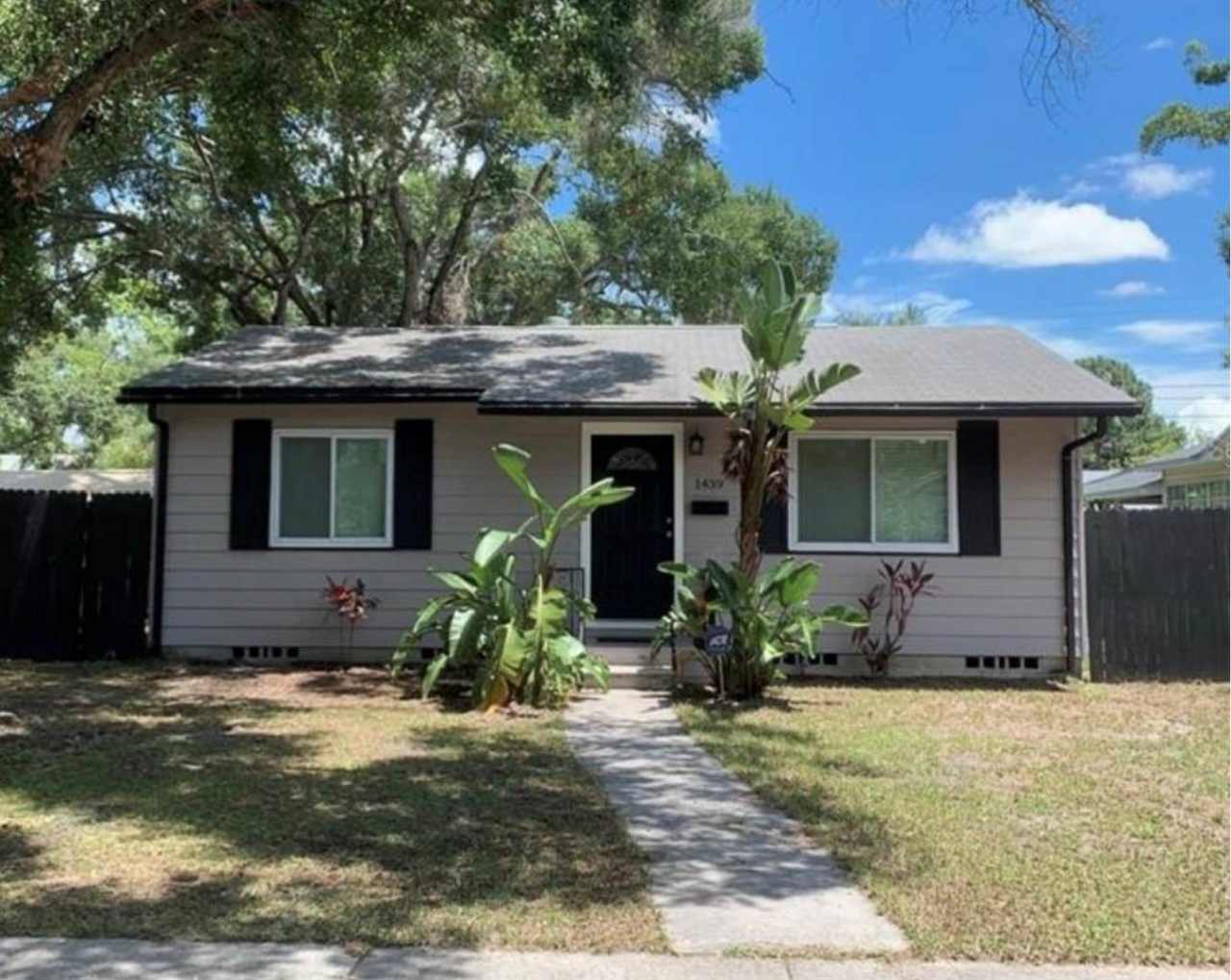 Charming 2 bedroom 1 bath - move in ready