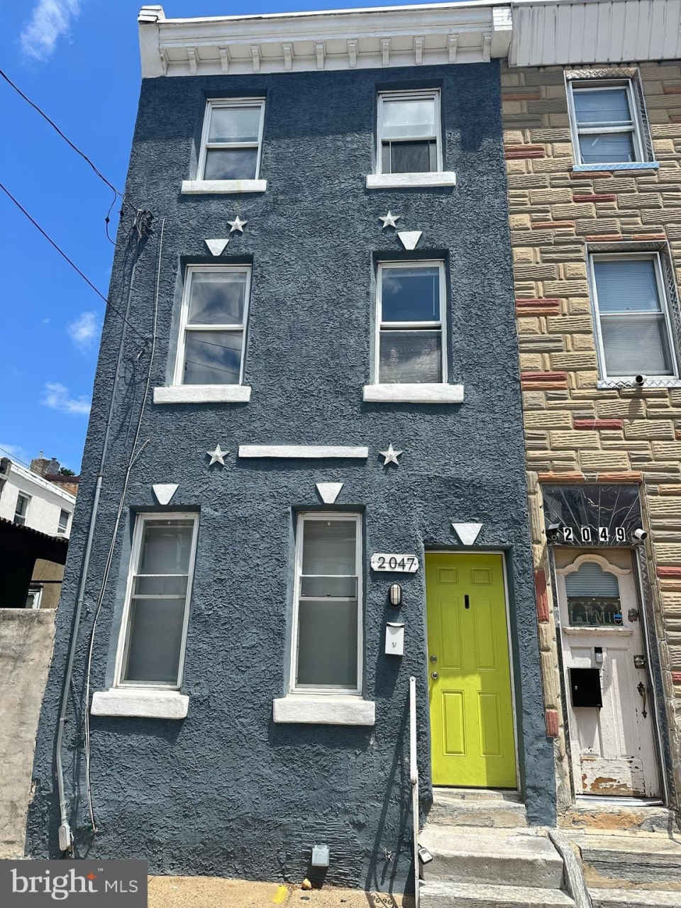 2047 E SERGEANT STREET