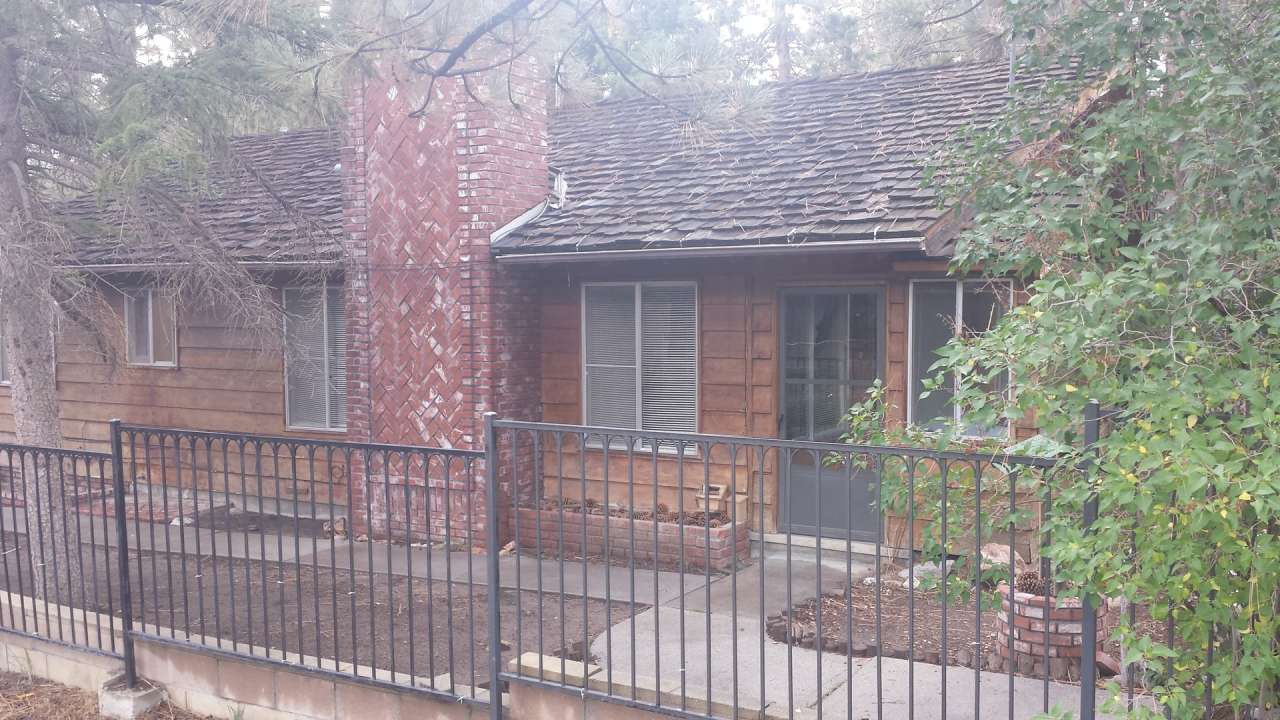 Single level 2 bedroom with 2 car garage