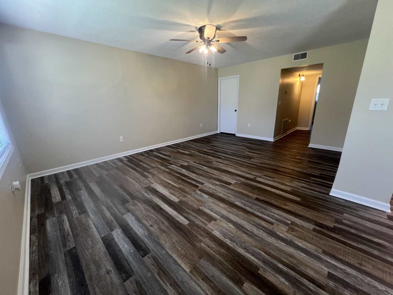 907 Hillwood Dr - C
