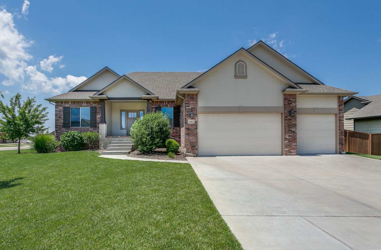 STUNNING 5 bedroom home, ANDOVER SCHOOLS