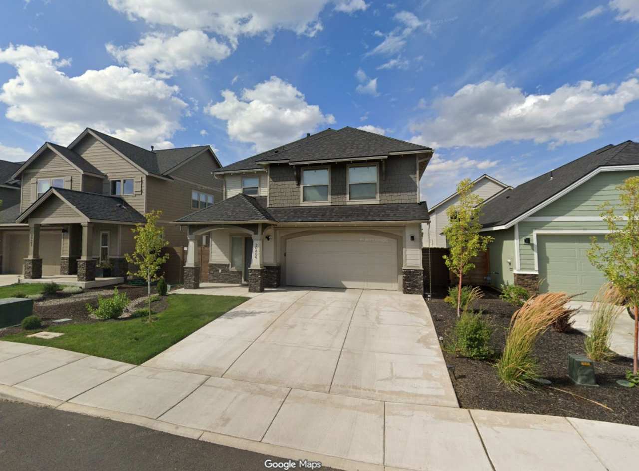 Grand 4 Bedroom-Two Story Home! 20606 SE Slate Ave