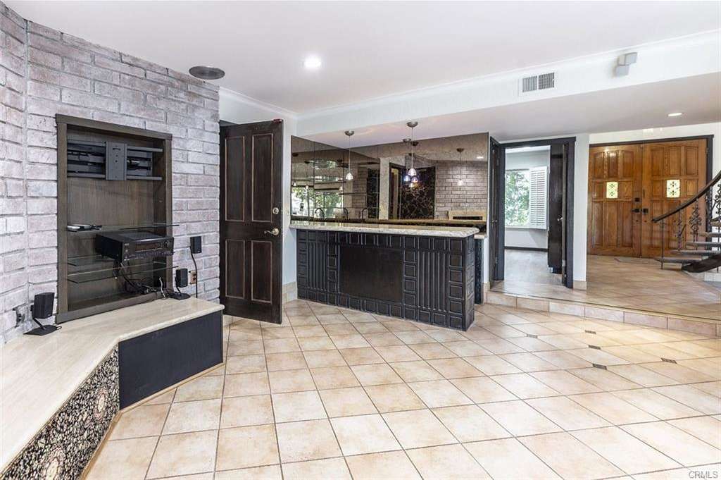 10163 Olivia Terrace