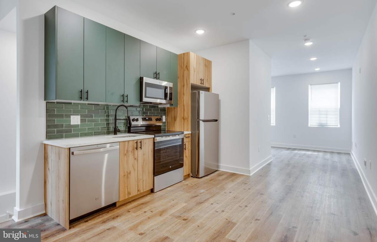 2502 N LAWRENCE STREET