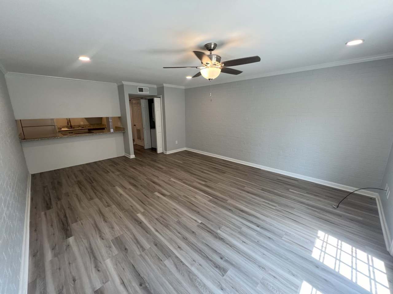 Must See! 1 bedroom, 1 bath apartment on Hwy 1 in Donaldsonville