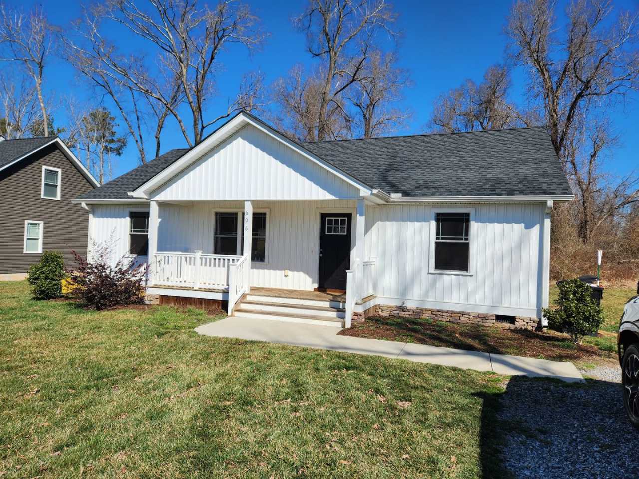 Blackstone-Modern 3 bed 2 bath Rancher-Convenient to Fort Barfoot