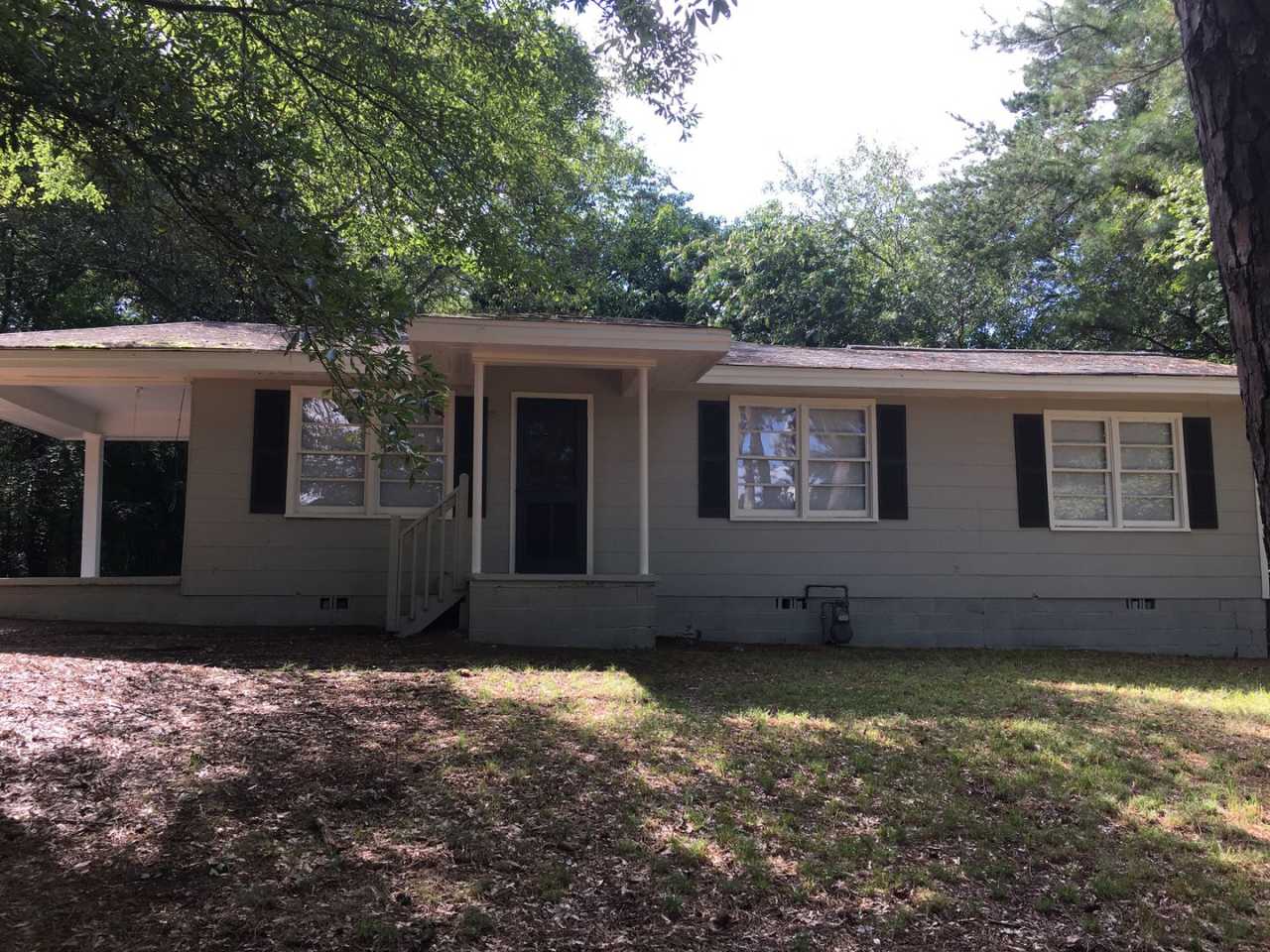 Large 2/1 Home, includes bonus room- Sherwood Forest- $995