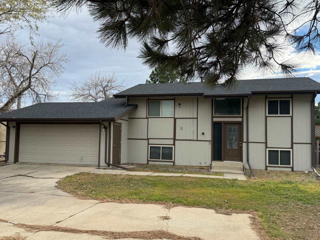 4 bedroom, 2 bath home with 2 car garage, with mountain views