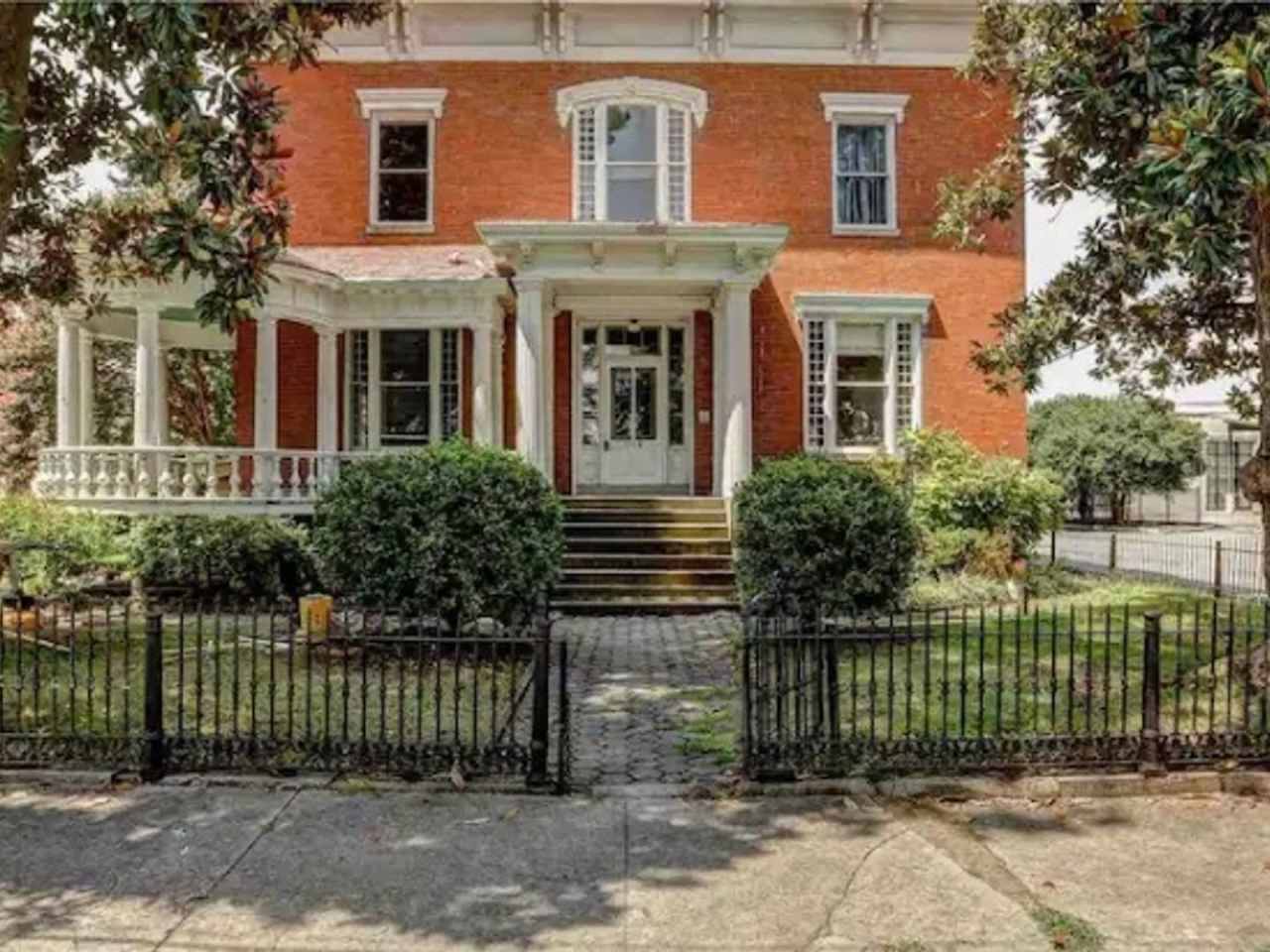 4 Bedroom Single Family Home in Petersburg