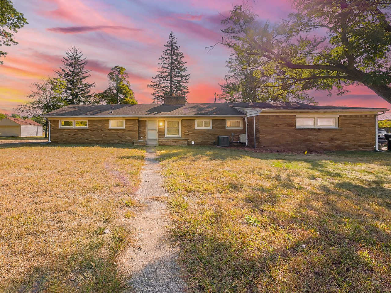 Freshly Updated 3-Bedroom Home in Farmington Hills!